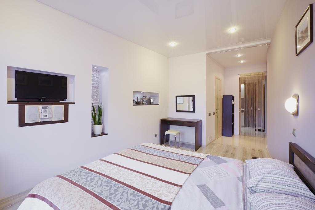 Apartment Mitskevycha Square 5 リヴィウ エクステリア 写真